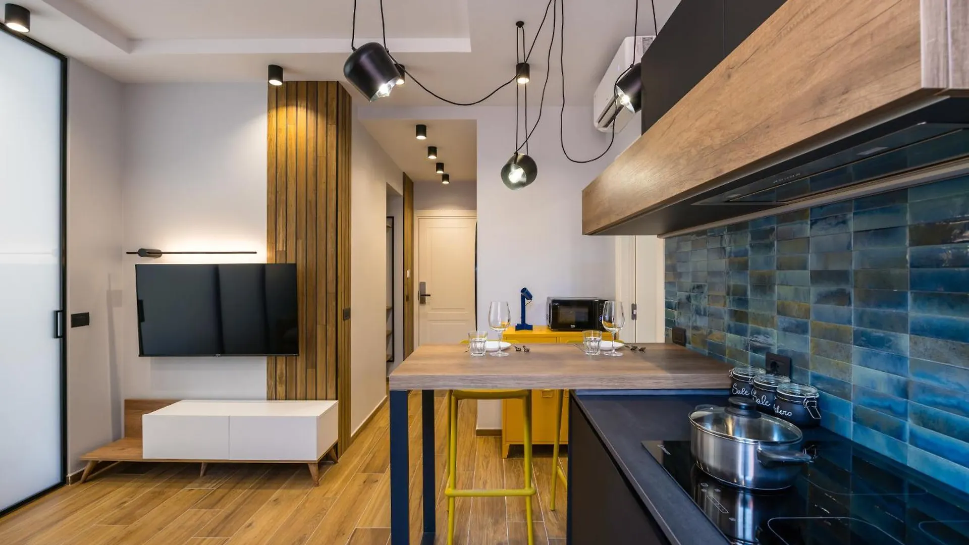 Apartment Tribunali Trendy Accommodations By Wonderful Italy Naples Italy